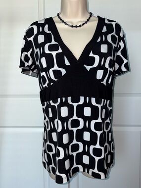 Black & White Geometric Retro Mod Print Women's Top size XL